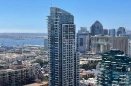 Three bedroom condo for rent in Toronto