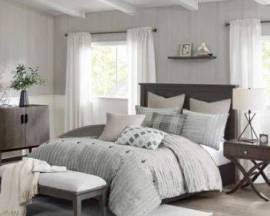 Room for Rent in Brampton near Ray Lawson Boulevard & Hurontario Street